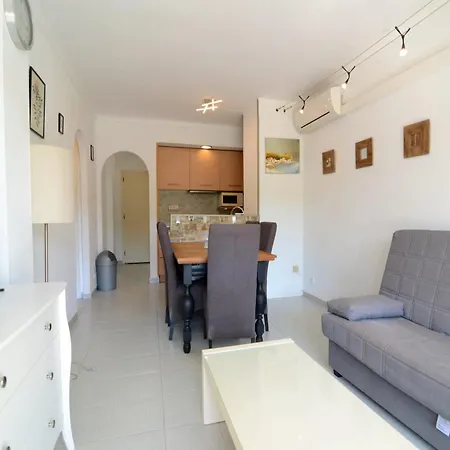 Appartement Magda Park J 2 B *